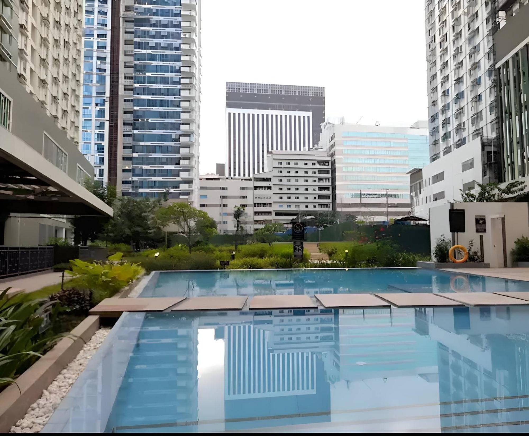 Cebu City Scape At Cebu It Park Extérieur photo